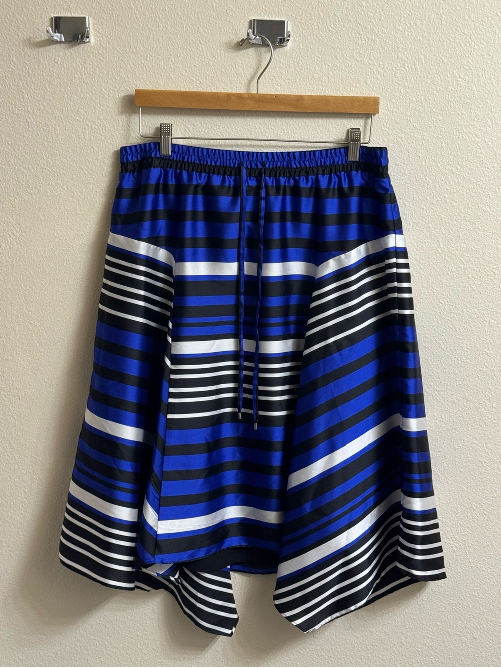 Lauren Ralph Lauren Striped Handkerchief Hem Skirt – Blue/Black/White – Size L